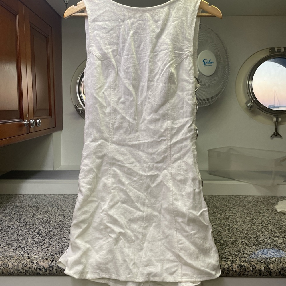 White Sleeveless Dress